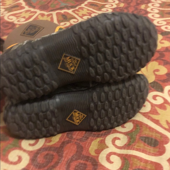 Realtree Kids Camouflage Boots with Orange Trim - Picture 4 of 4